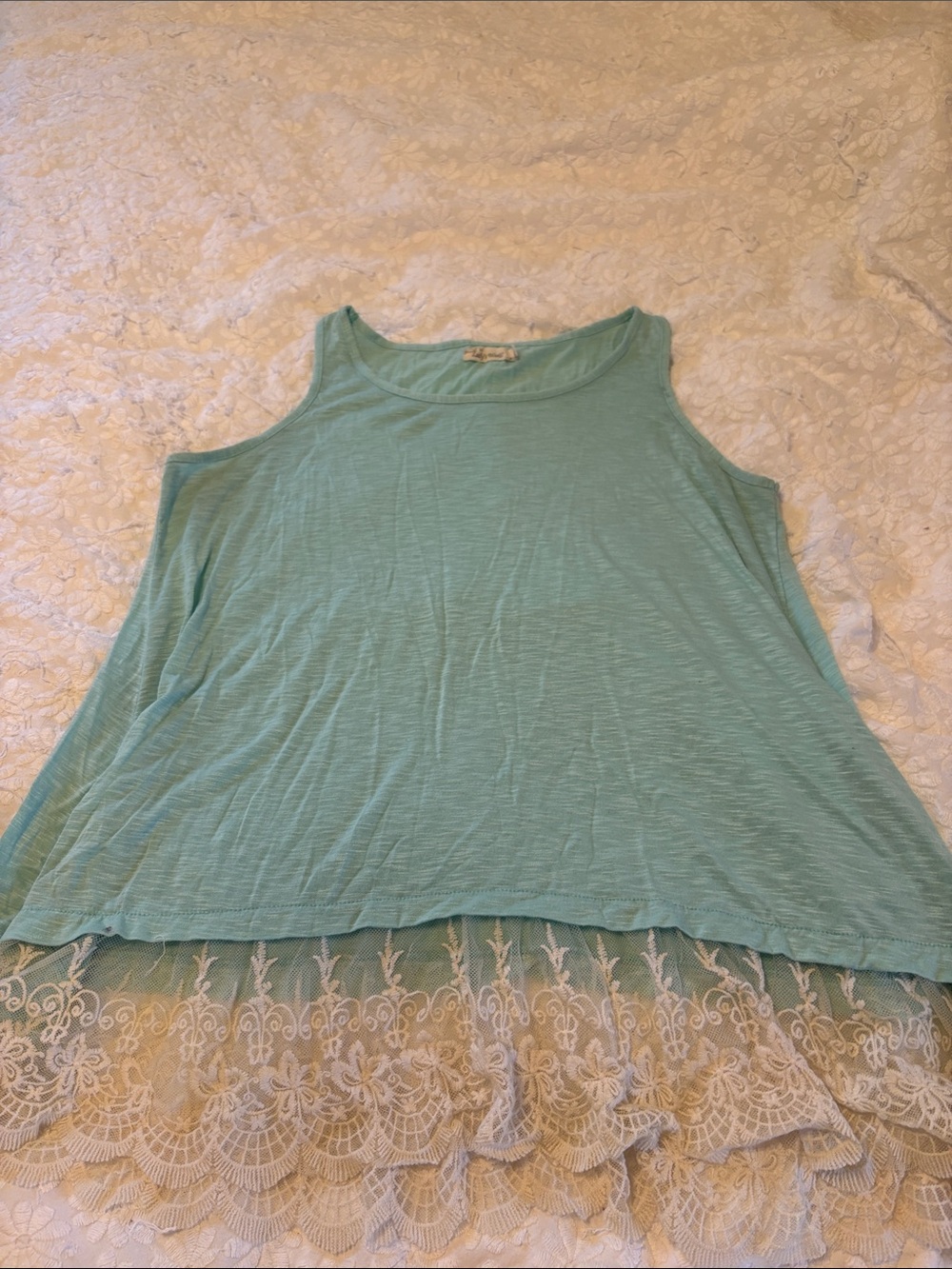 Sleeveless Lace-Hem Tank Top - Light Aqua